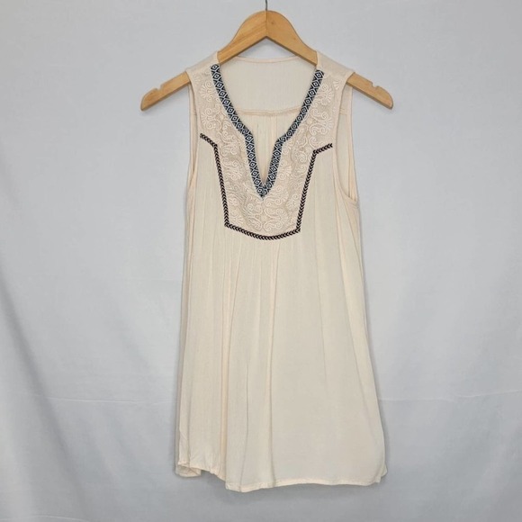 Unbranded Tank Vneck line Embordered Detail Blouse - Picture 4 of 11